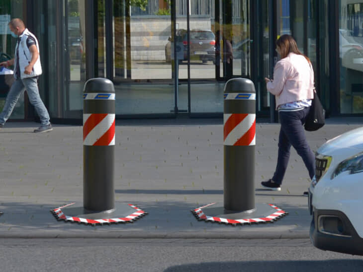 Мобилни прегради за блокиране достъпа на превозни средства